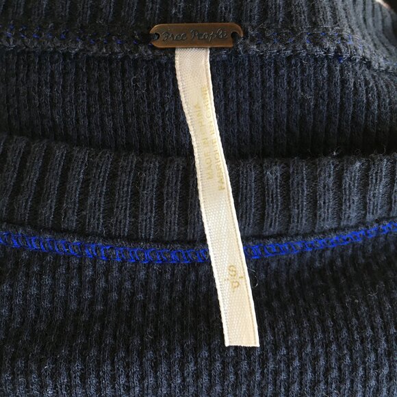 FREE PEOPLE Dark Blue Multicolor Knit Sleeve Insert Rounded Hem Textured Shirt - Picture 2 of 12